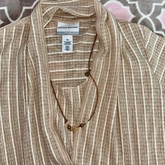 Alfred Dunner Cream White Petite Medium Latte Stripe Twinset Top w/ Necklace NWT - Picture 8 of 12